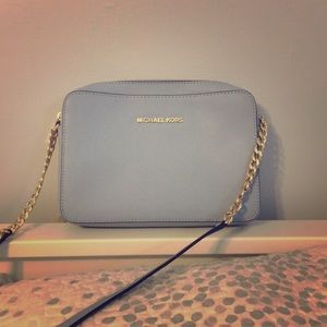 🌟Make me an Offer! 🌟Michael Kors Crossbody Bag